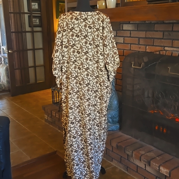 CAFTAN - Picture 2 of 6